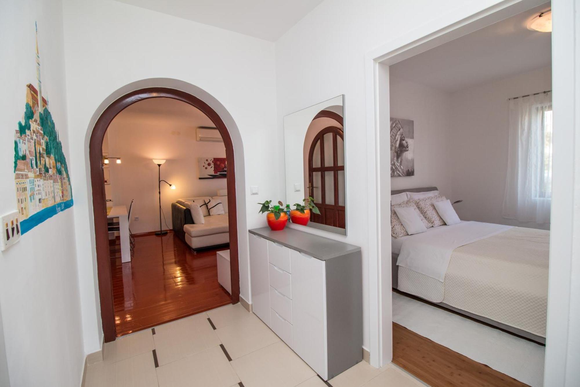 Apartments Mila Ровинь Экстерьер фото