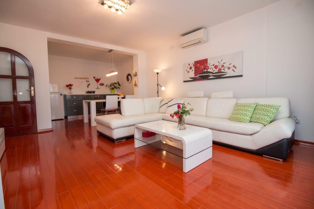 Apartments Mila Ровинь Экстерьер фото